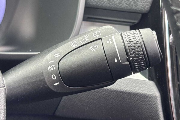 Used Volvo XC40 2025 for sale - 76221699: Photo 33