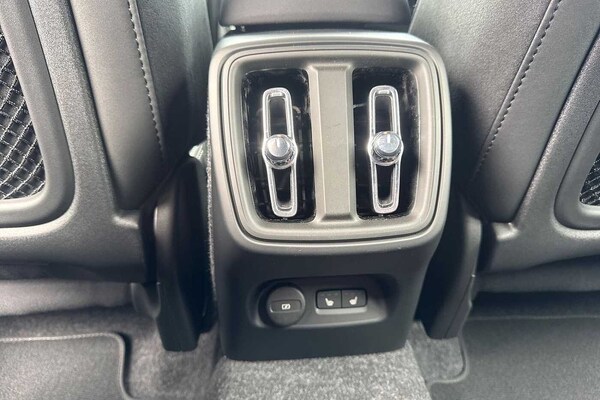 Used Volvo XC40 2025 for sale - 76221699: Photo 34