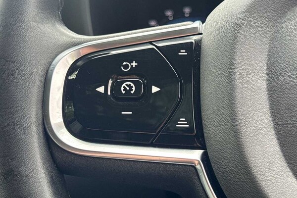 Used Volvo XC60 2023 for sale - 75467533: Photo 11