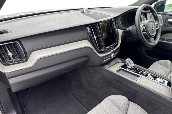 Used Volvo XC60 2023 for sale - 75467533: Photo 2
