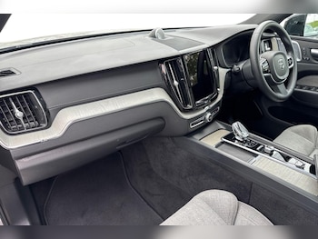 Used Volvo XC60 2023 for sale - 75467533: Photo