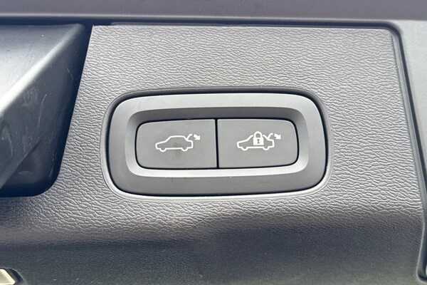 Used Volvo XC60 2023 for sale - 75467533: Photo 37