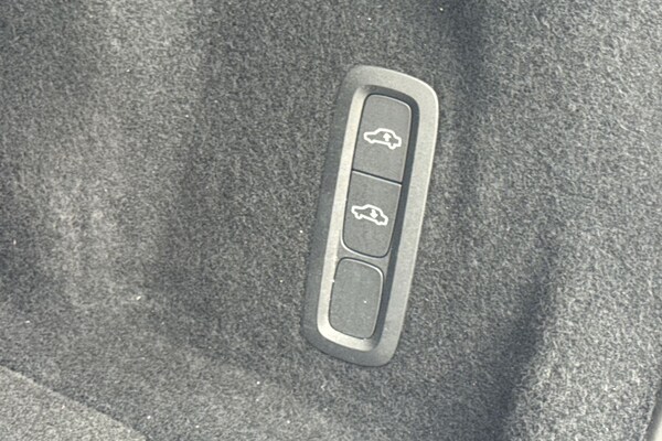 Used Volvo XC60 2023 for sale - 75467533: Photo 38