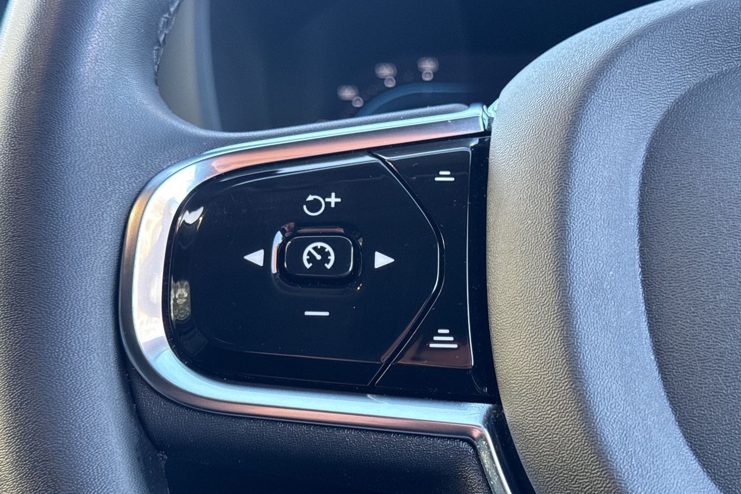 Used Volvo XC60 2022 for sale - 76630171: Photo 11