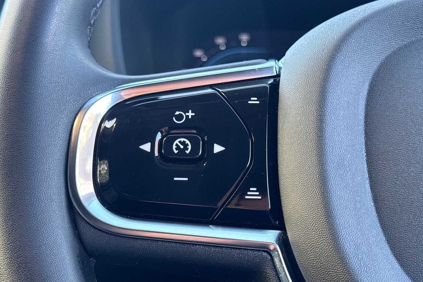 Used Volvo XC60 2022 for sale - 76630171: Photo 12