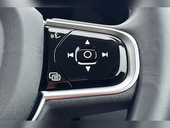 Used Volvo XC60 2024 for sale - 77434897: Photo