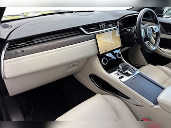 Used Jaguar F-Pace 2022 for sale - 75829027: Photo