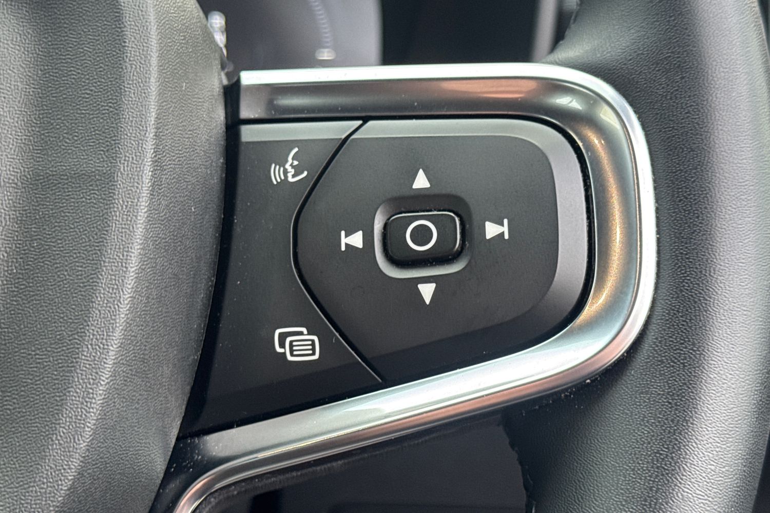 Used Volvo XC40 2022 for sale - 77127469: Photo 12