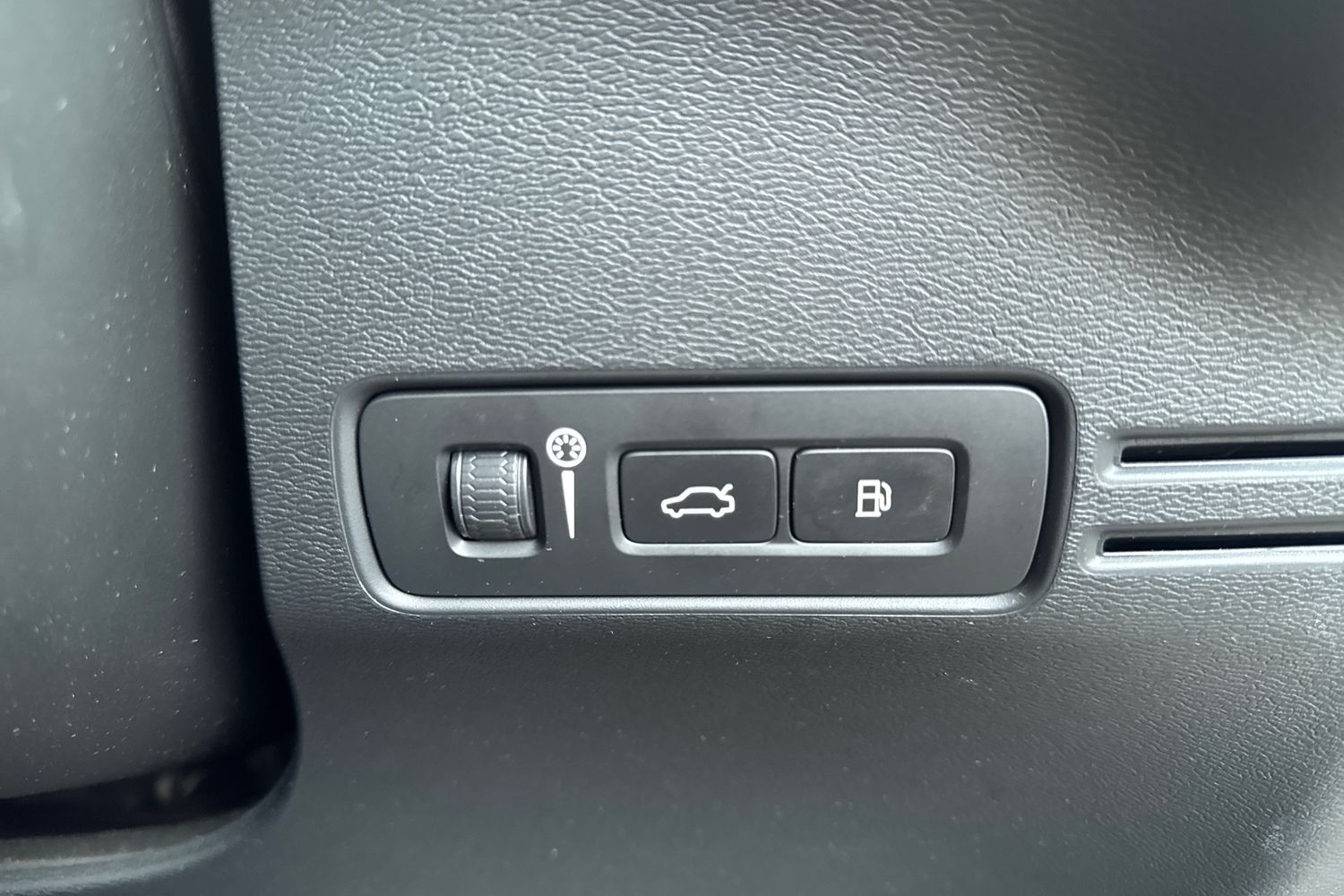 Used Volvo XC40 2022 for sale - 77127469: Photo 33