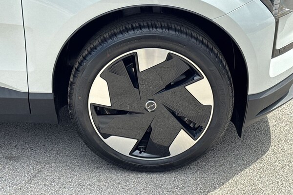 Used Volvo EX30 2025 for sale - 75467587: Photo 5