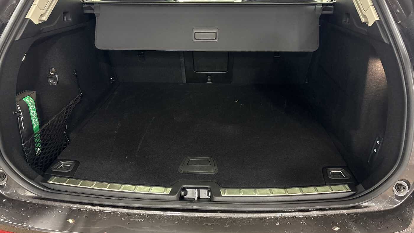 Used Volvo XC60 2023 for sale - 78055268: Photo 5