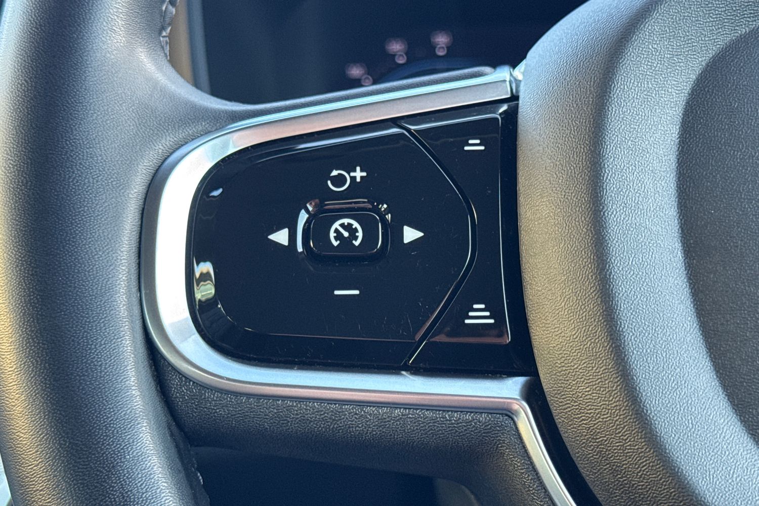 Used Volvo V60 2023 for sale - 76265468: Photo 11