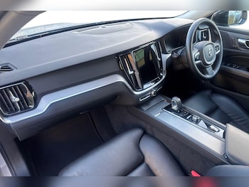 Used Volvo V60 2023 for sale - 76265468: Photo