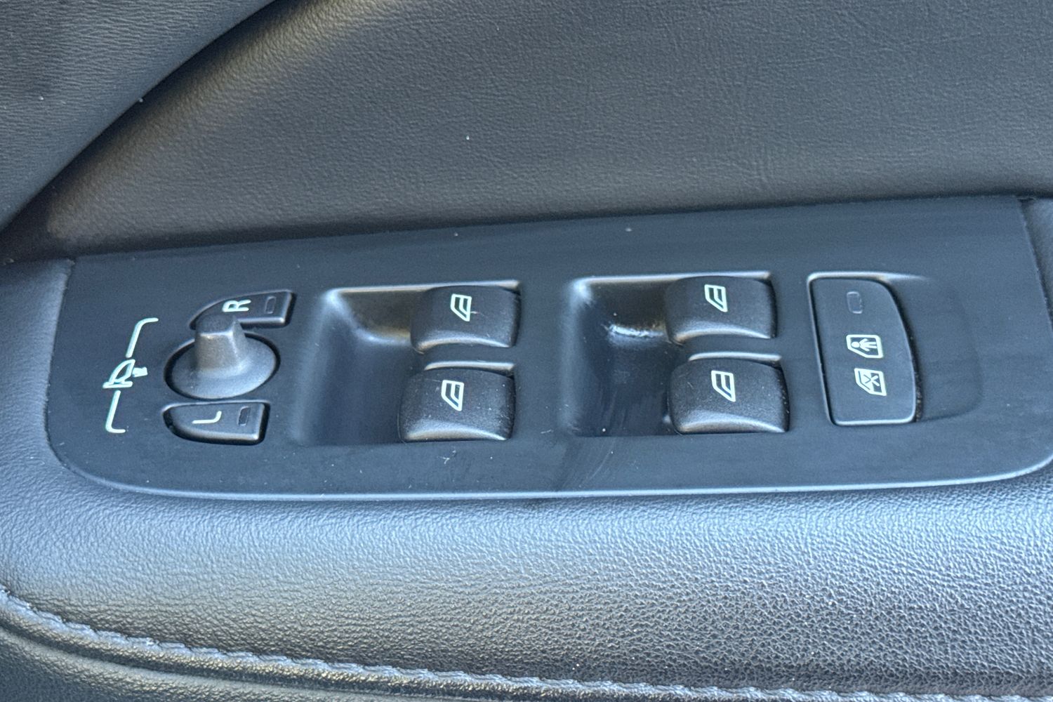 Used Volvo V60 2023 for sale - 76265468: Photo 30