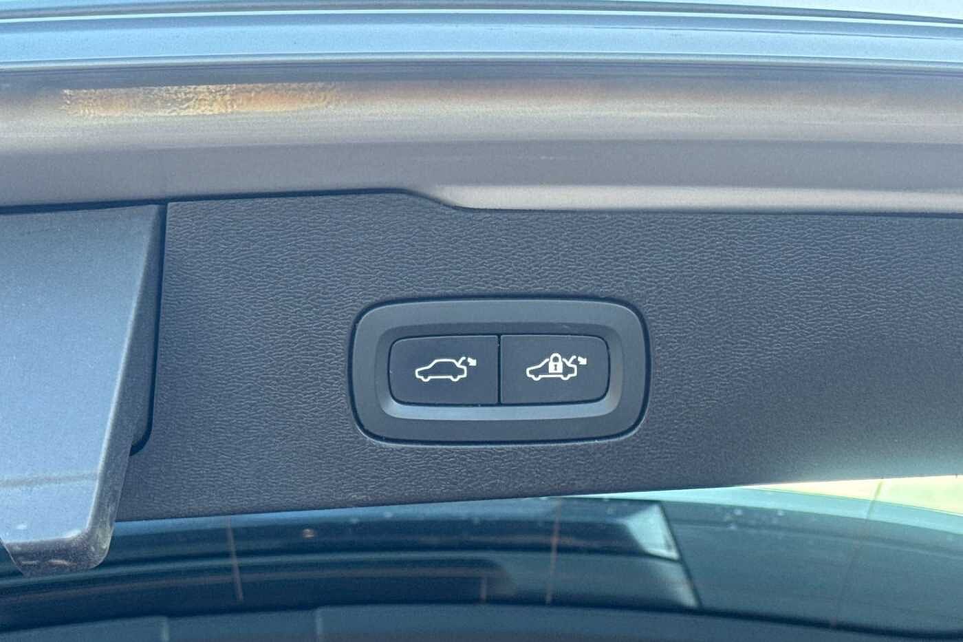 Used Volvo V60 2023 for sale - 76265468: Photo 38