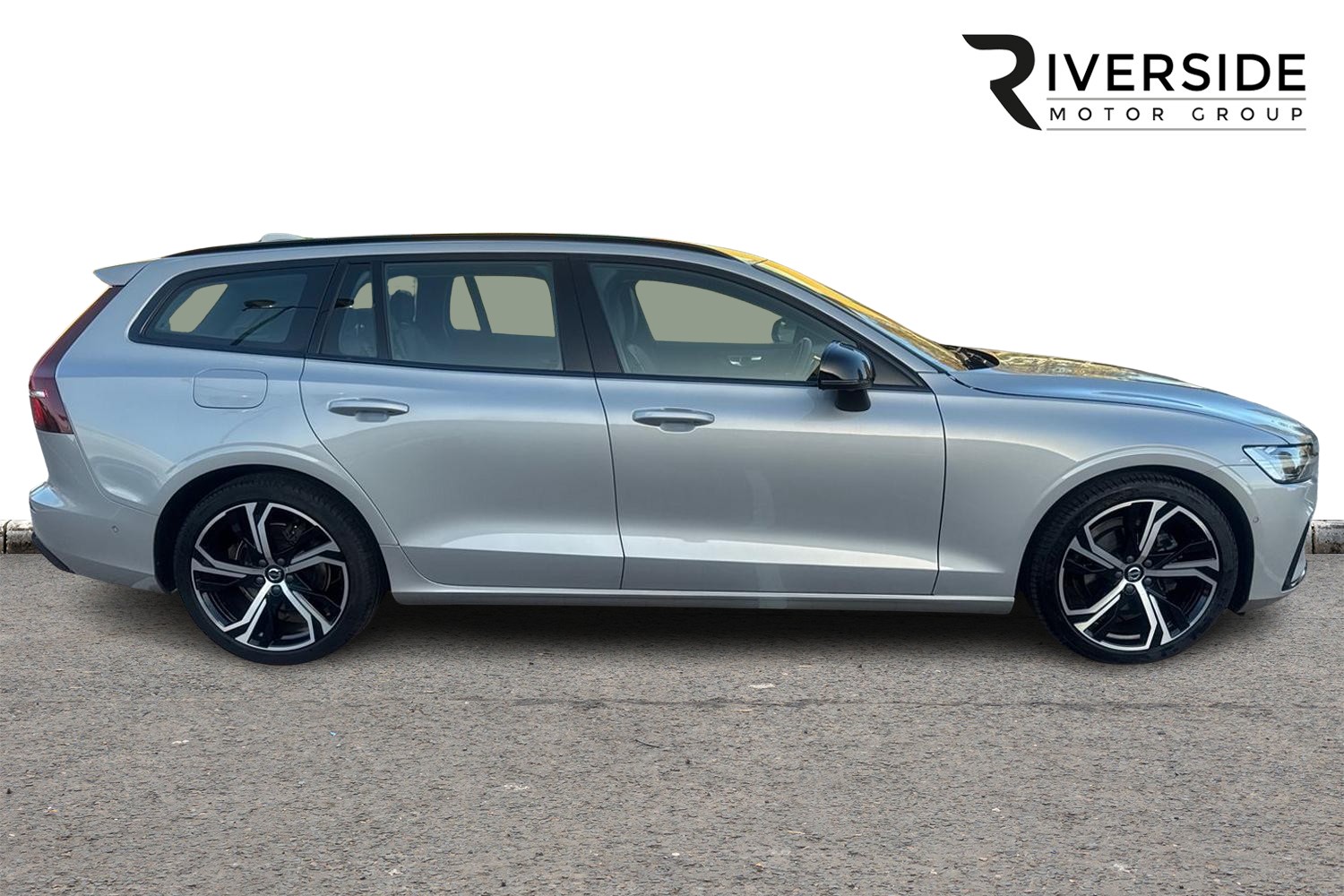 Used Volvo V60 2023 for sale - 76265468: Photo 4