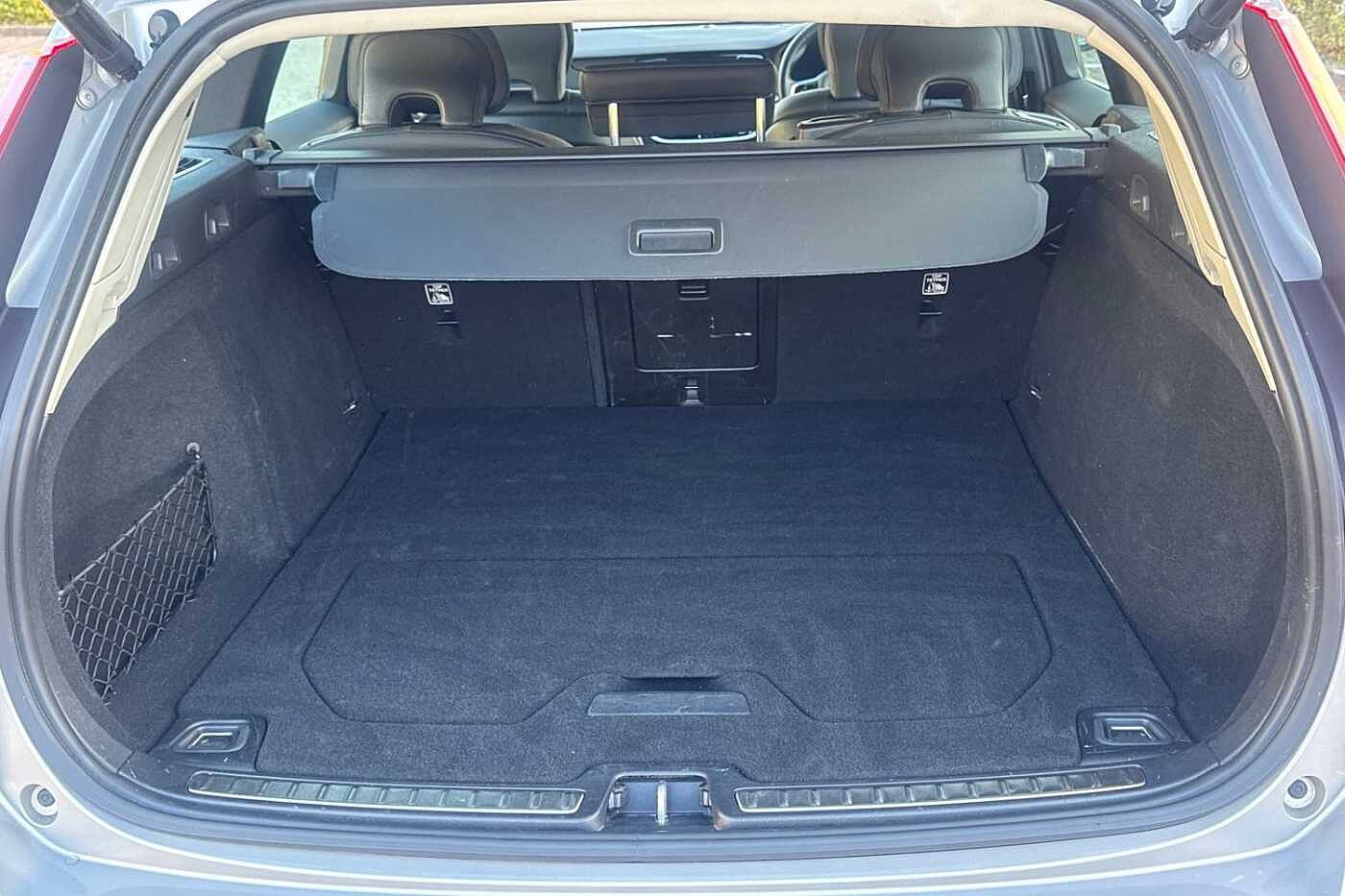 Used Volvo V60 2023 for sale - 76265468: Photo 8