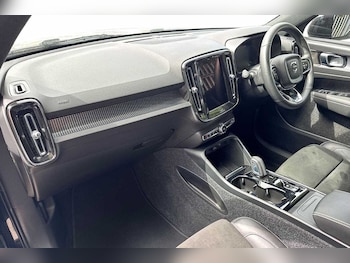 Used Volvo XC40 2022 for sale - 75467178: Photo