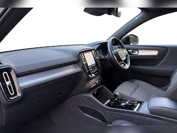 Used Volvo XC40 2023 for sale - 77934327: Photo