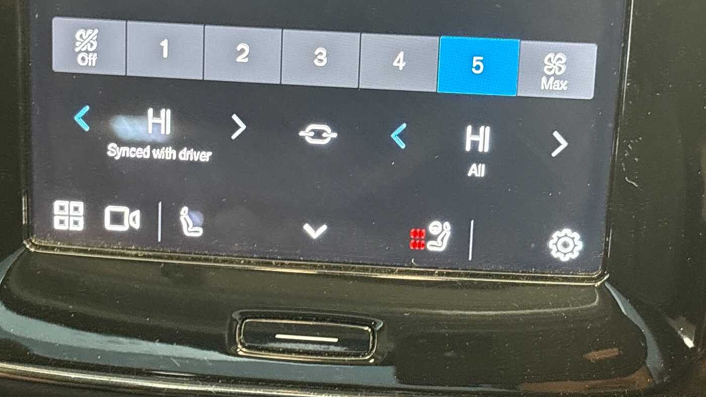 Used Volvo XC40 2022 for sale - 77353716: Photo 40