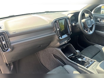 Used Volvo XC40 2024 for sale - 79057104: Photo