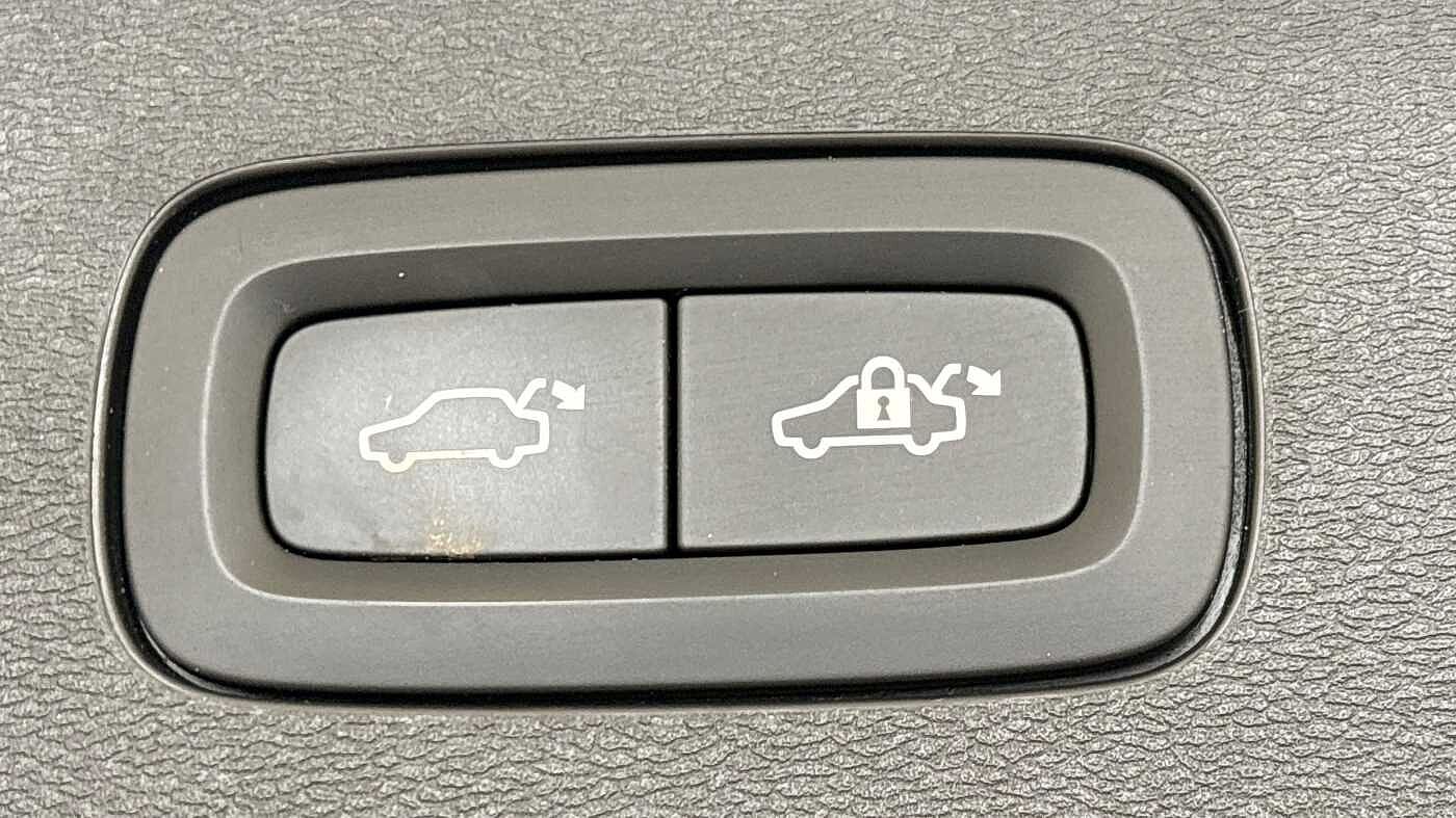 Used Volvo V60 2024 for sale - 78055210: Photo 19