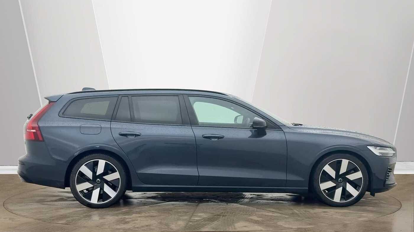 Used Volvo V60 2024 for sale - 78055210: Photo 2