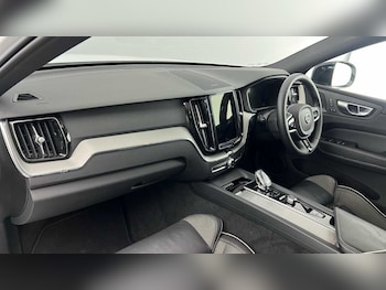 Used Volvo XC60 2023 for sale - 79230113: Photo