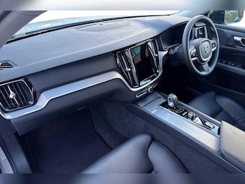 Used Volvo V60 2023 for sale - 76265568: Photo