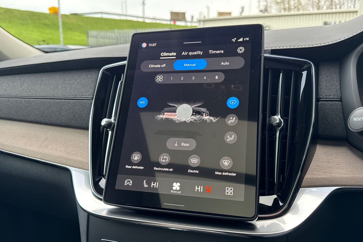 Used Volvo XC90 2025 for sale - 76796365: Photo 25