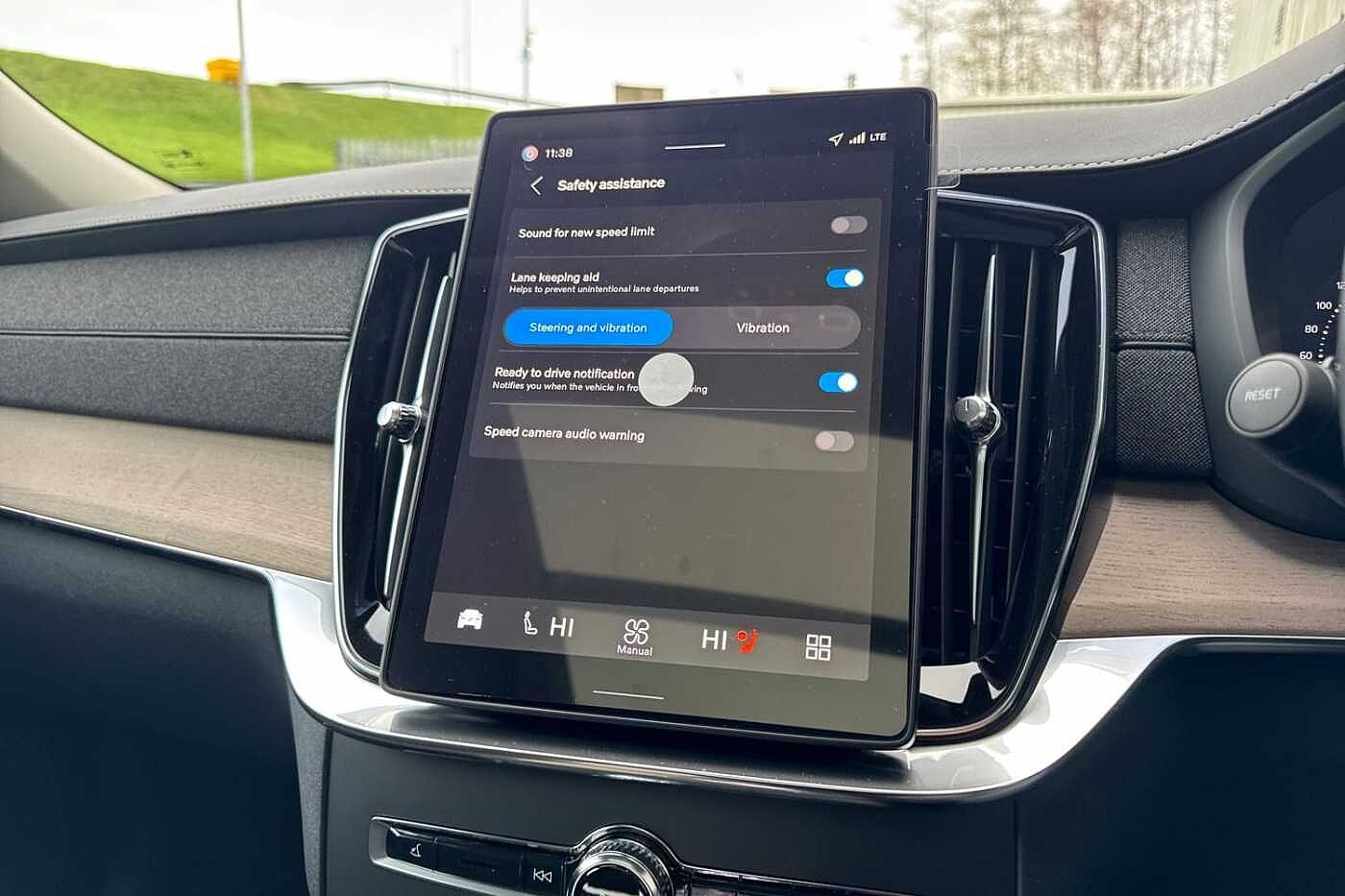 Used Volvo XC90 2025 for sale - 76796365: Photo 30