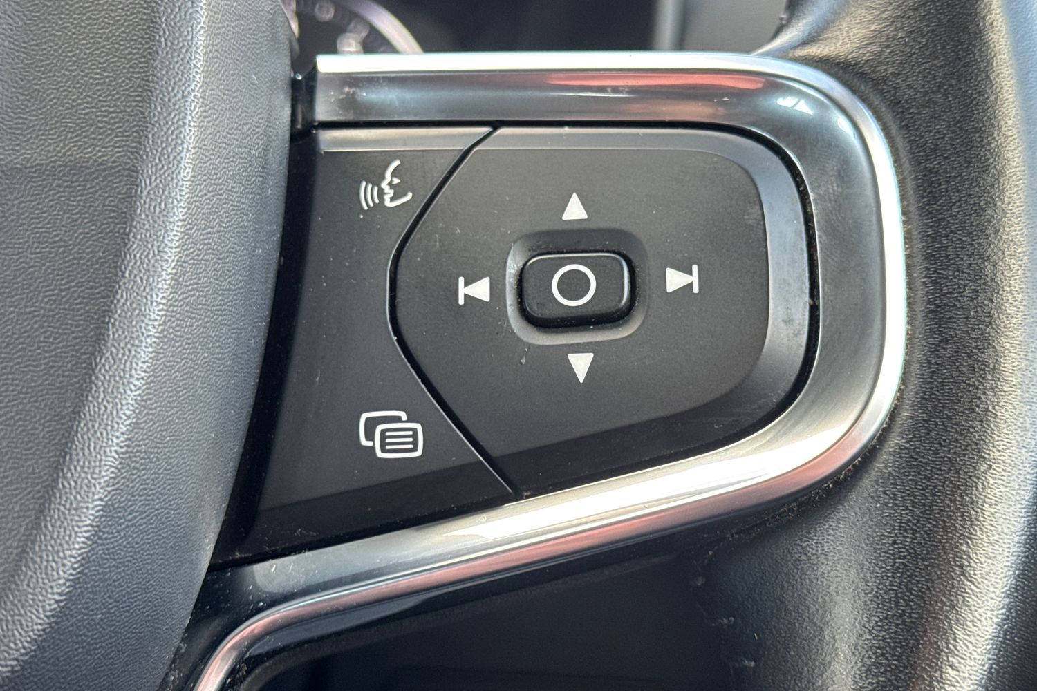 Used Volvo XC40 2020 for sale - 76393679: Photo 12