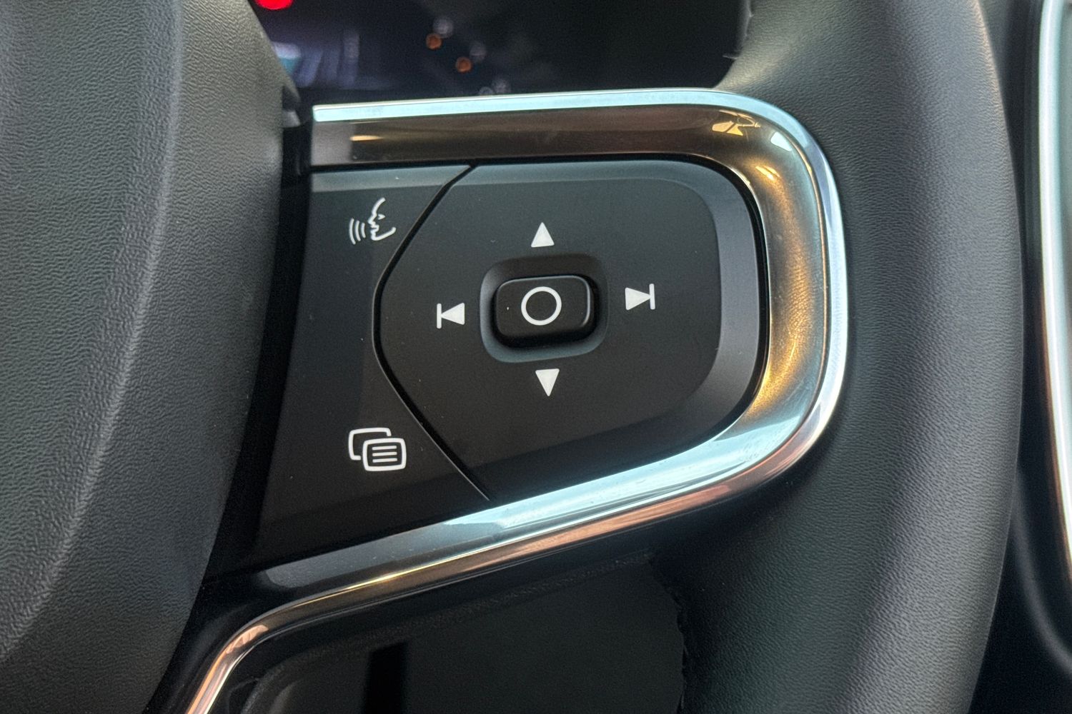 Used Volvo XC40 2025 for sale - 76614823: Photo 12