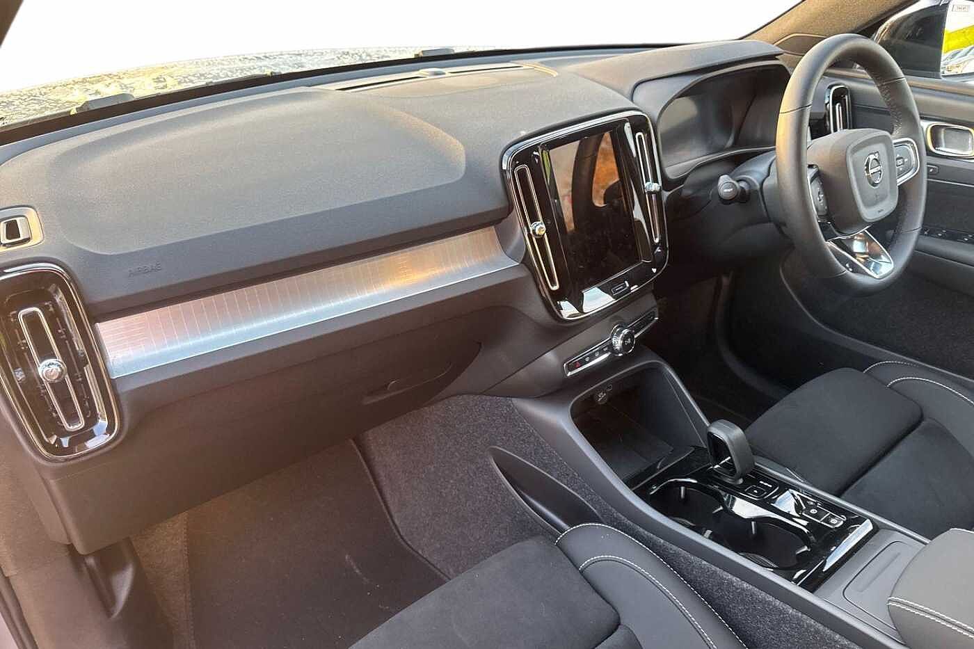 Used Volvo XC40 2025 for sale - 76614823: Photo 2