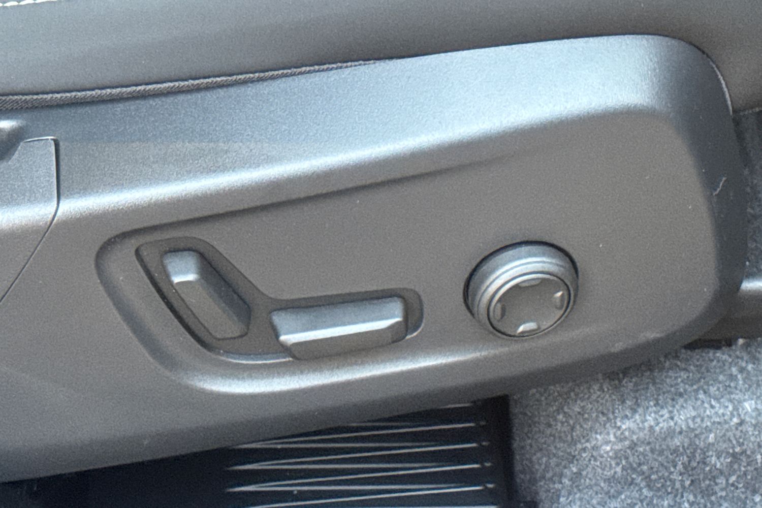 Used Volvo XC40 2025 for sale - 76614823: Photo 33