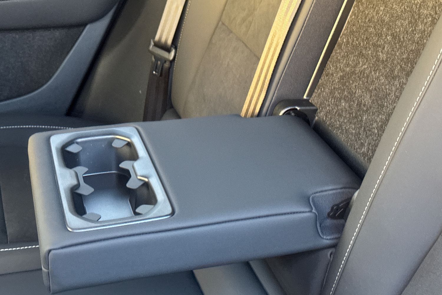 Used Volvo XC40 2025 for sale - 76614823: Photo 36