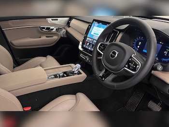 Used Volvo XC90 2025 for sale - 79021104: Photo