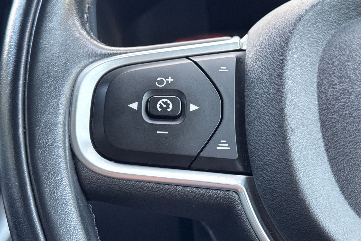 Used Volvo XC60 2018 for sale - 76544507: Photo 11