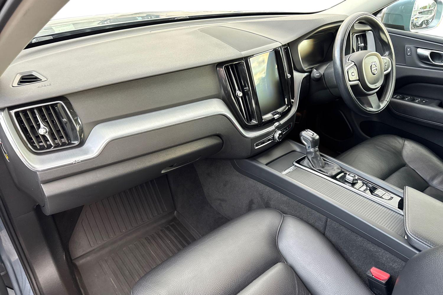 Used Volvo XC60 2018 for sale - 76544507: Photo 2