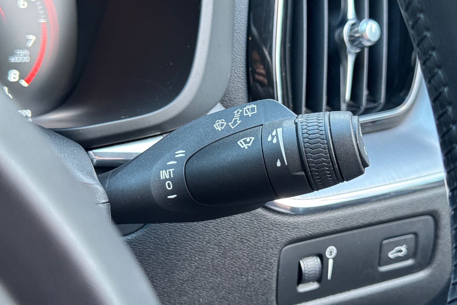 Used Volvo XC60 2018 for sale - 76544507: Photo 32