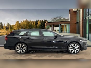 Used Volvo V90 2025 for sale - 77225077: Photo