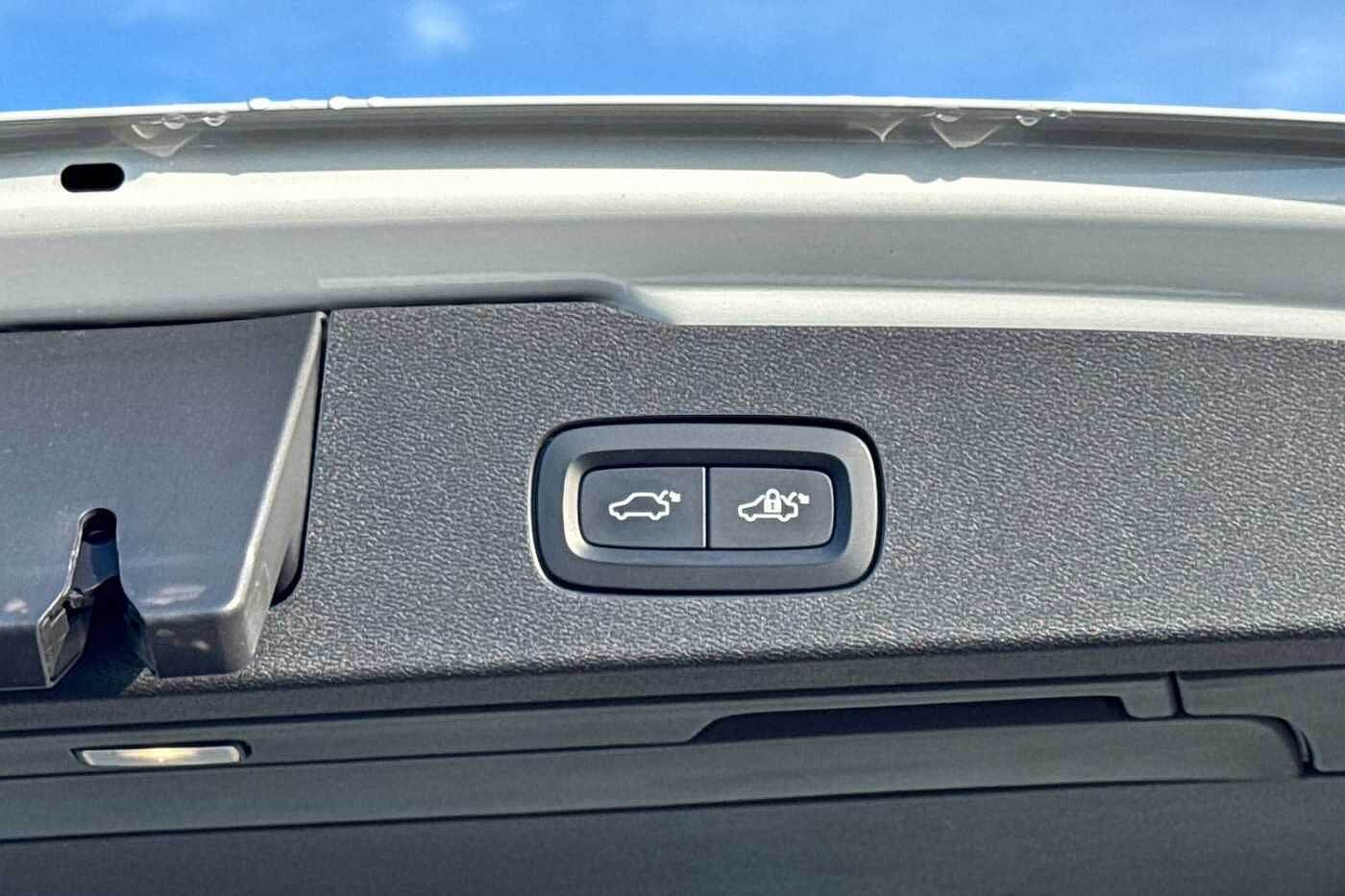 Used Volvo V60 2020 for sale - 76544561: Photo 38