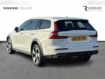 Used Volvo V60 2020 for sale - 76544561: Photo