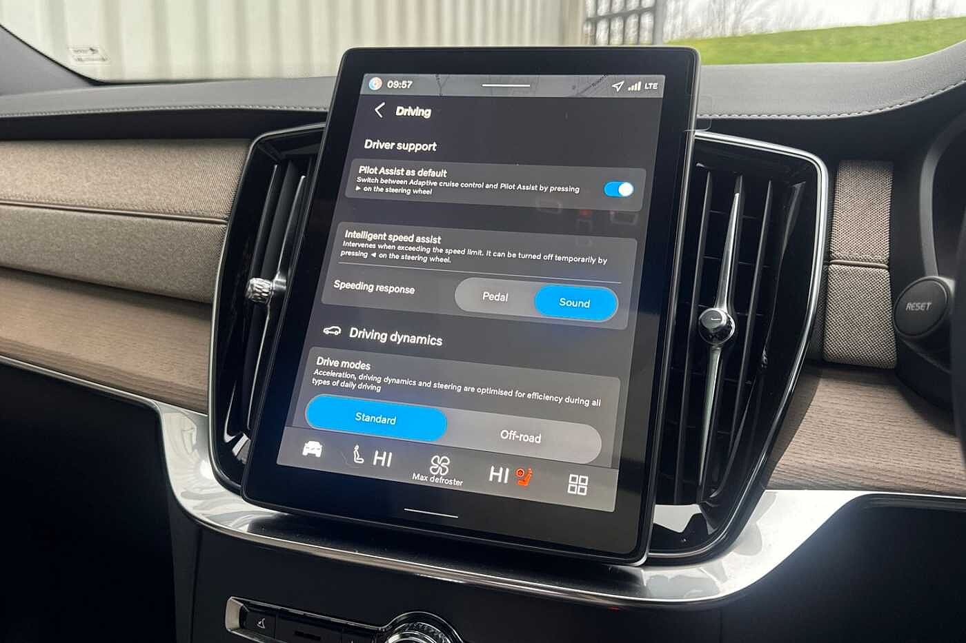 Used Volvo XC90 2025 for sale - 76738097: Photo 30