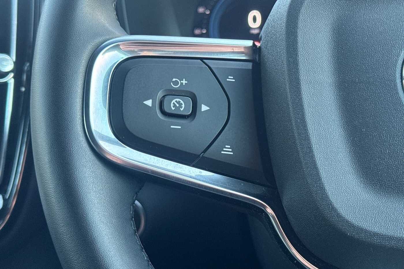 Used Volvo XC40 2023 for sale - 76881672: Photo 11