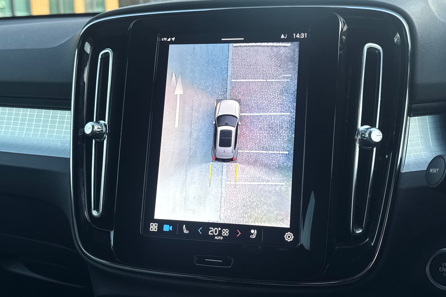 Used Volvo XC40 2023 for sale - 76881672: Photo 16