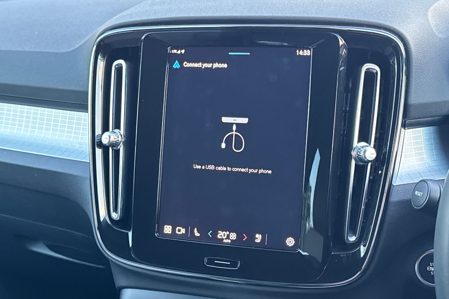 Used Volvo XC40 2023 for sale - 76881672: Photo 23