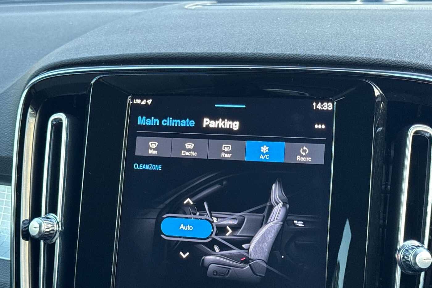 Used Volvo XC40 2023 for sale - 76881672: Photo 25