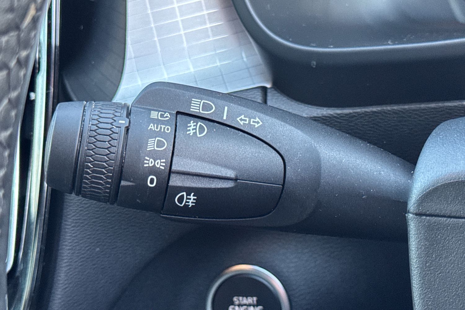 Used Volvo XC40 2023 for sale - 76881672: Photo 29