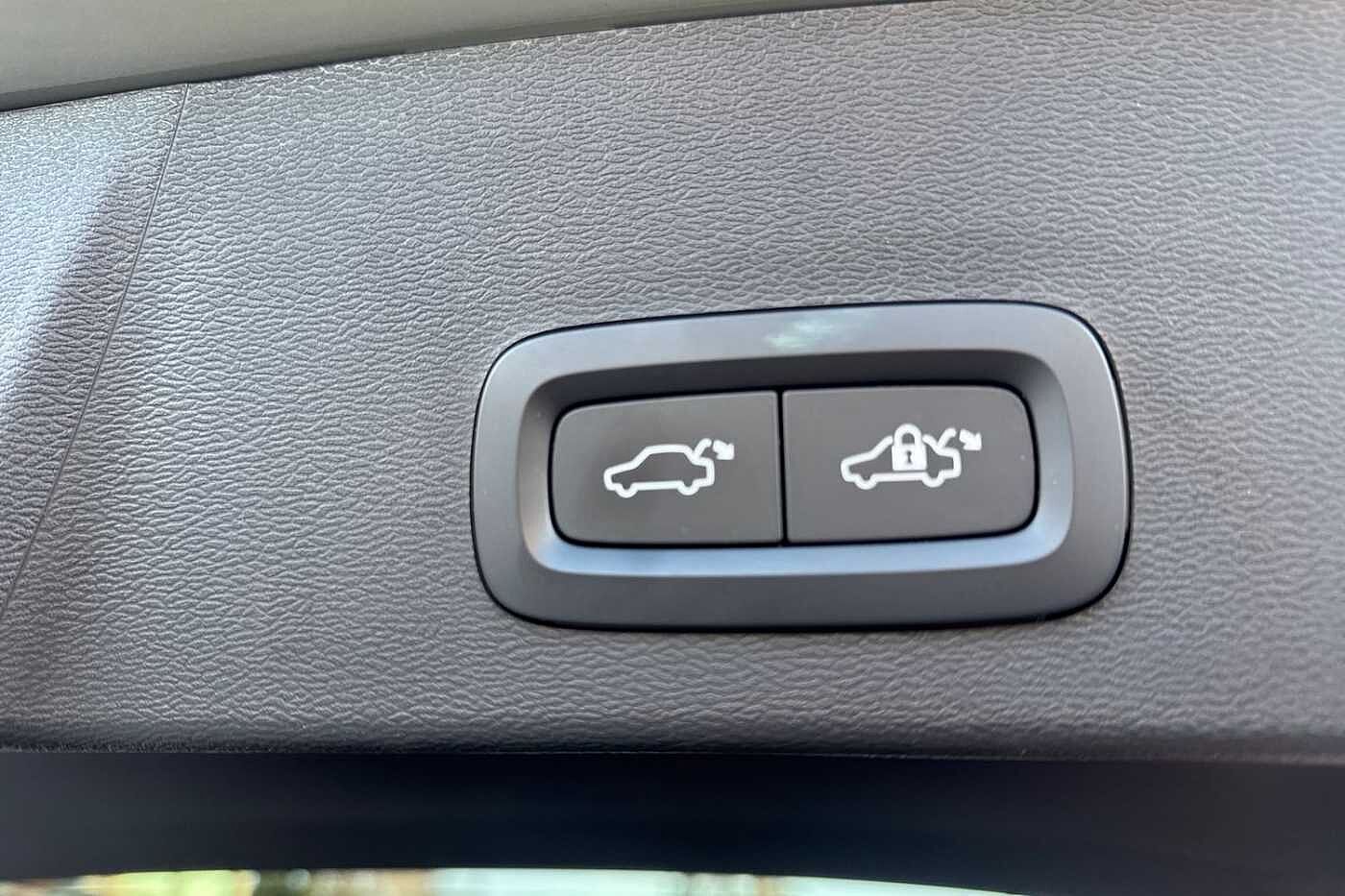 Used Volvo XC40 2023 for sale - 76881672: Photo 38